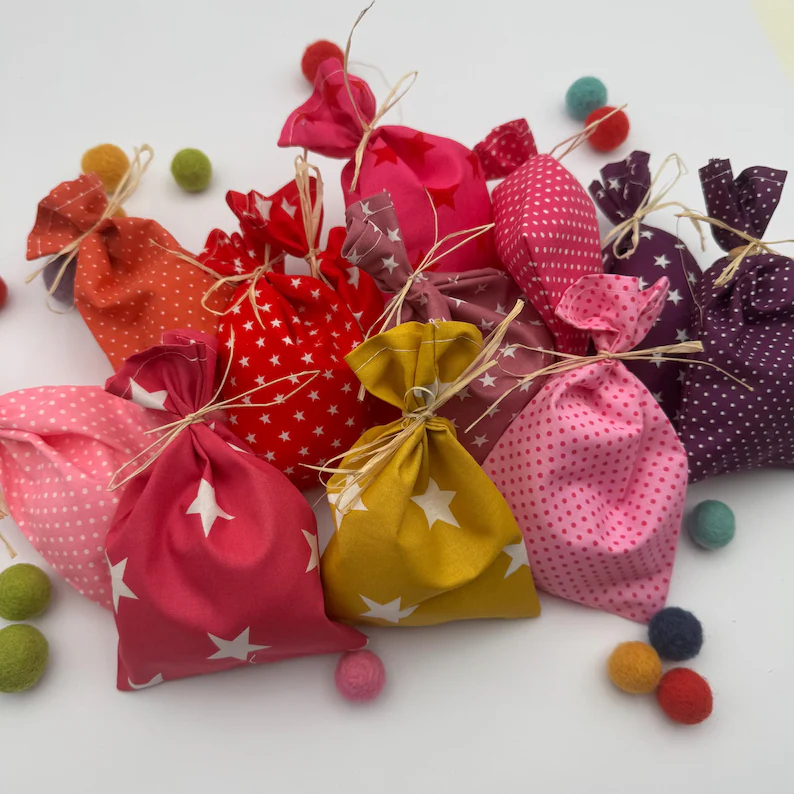 Adventskalender Kinder Stoff, handgenäht, zum Befüllen, RosiRosinchen!